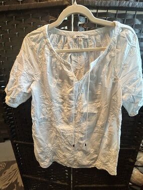 DKNY White Embroidered V-Neck Peasant tunic blouse.size small